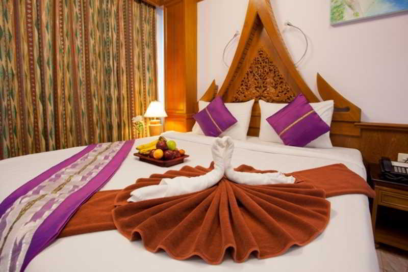 Patong Beach Bed And Breakfast Экстерьер фото