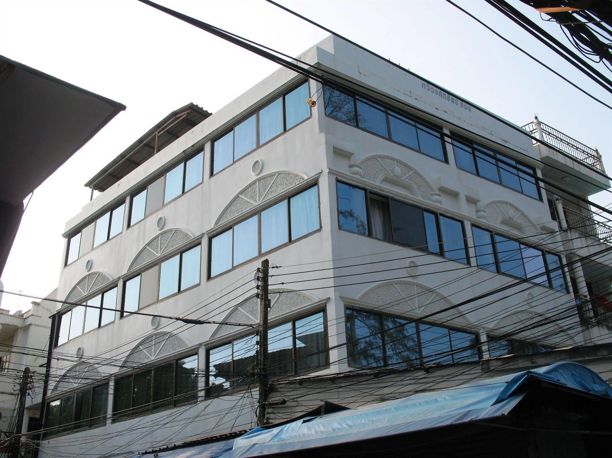 Patong Beach Bed And Breakfast Экстерьер фото