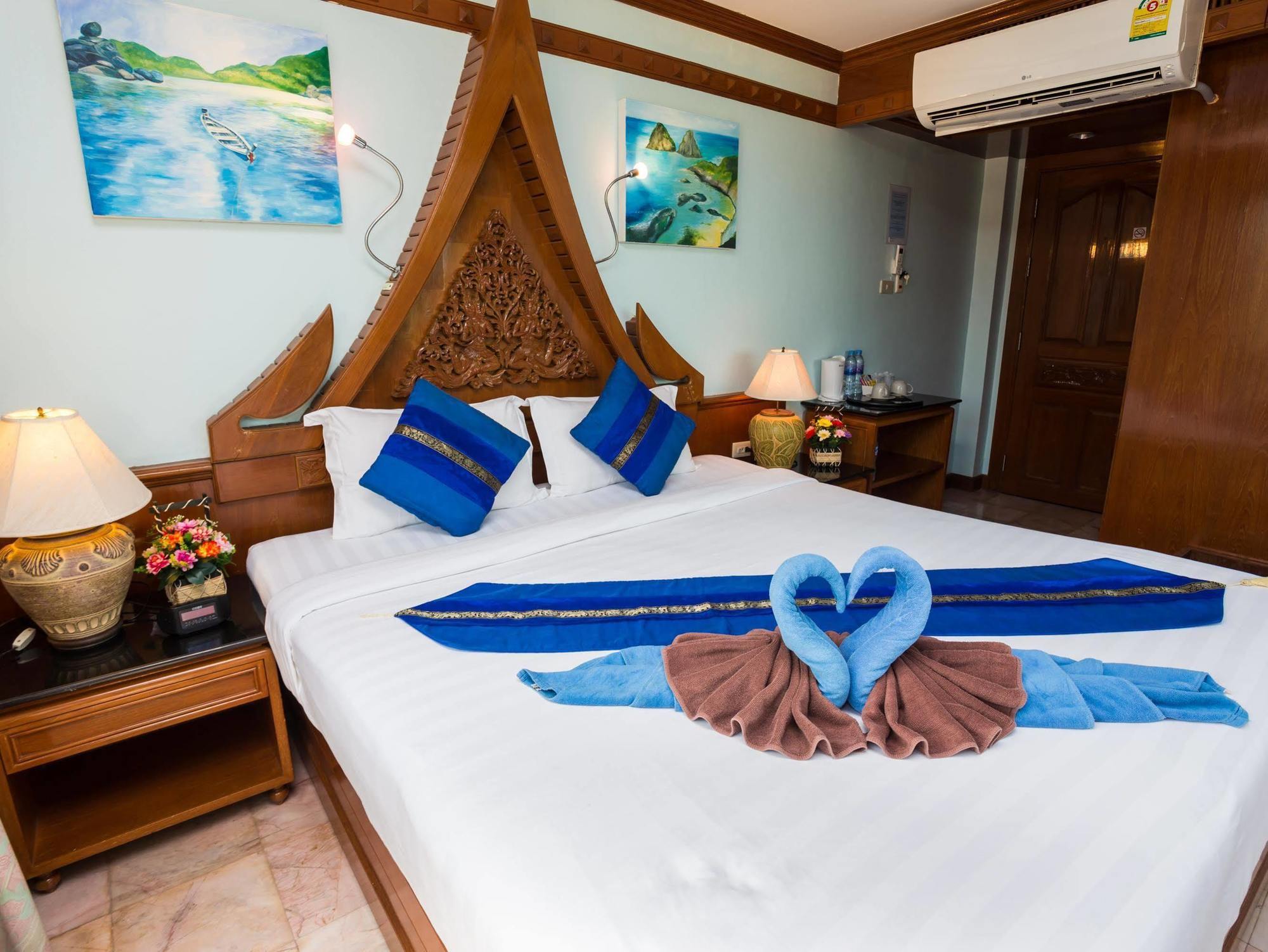 Patong Beach Bed And Breakfast Экстерьер фото