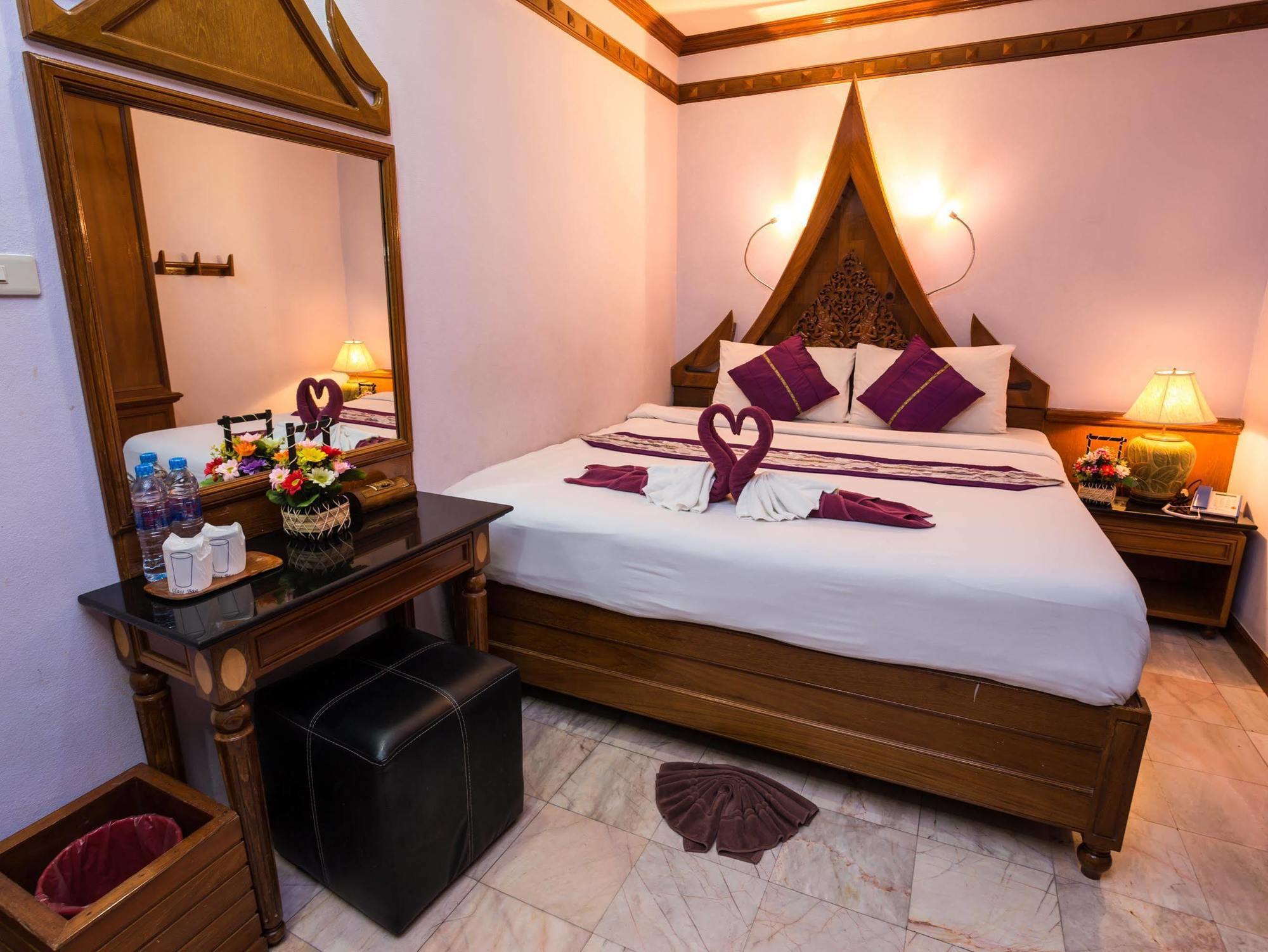 Patong Beach Bed And Breakfast Экстерьер фото
